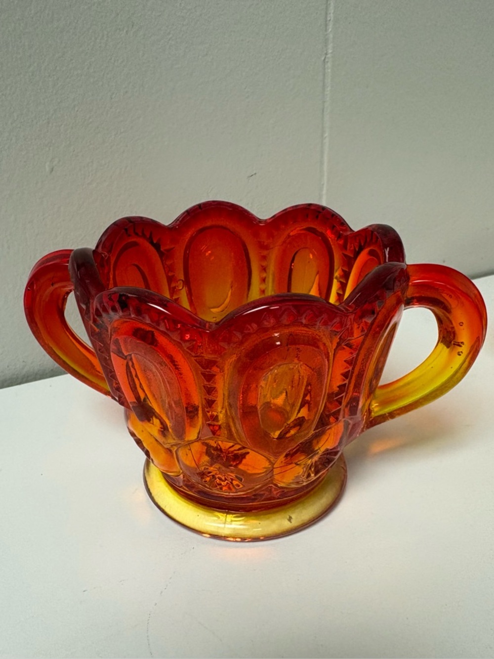 Vintage L.E. Smith Amberina Glass Cream and Sugar in Moon and Stars Pattern EUC - Picture 2 of 10
